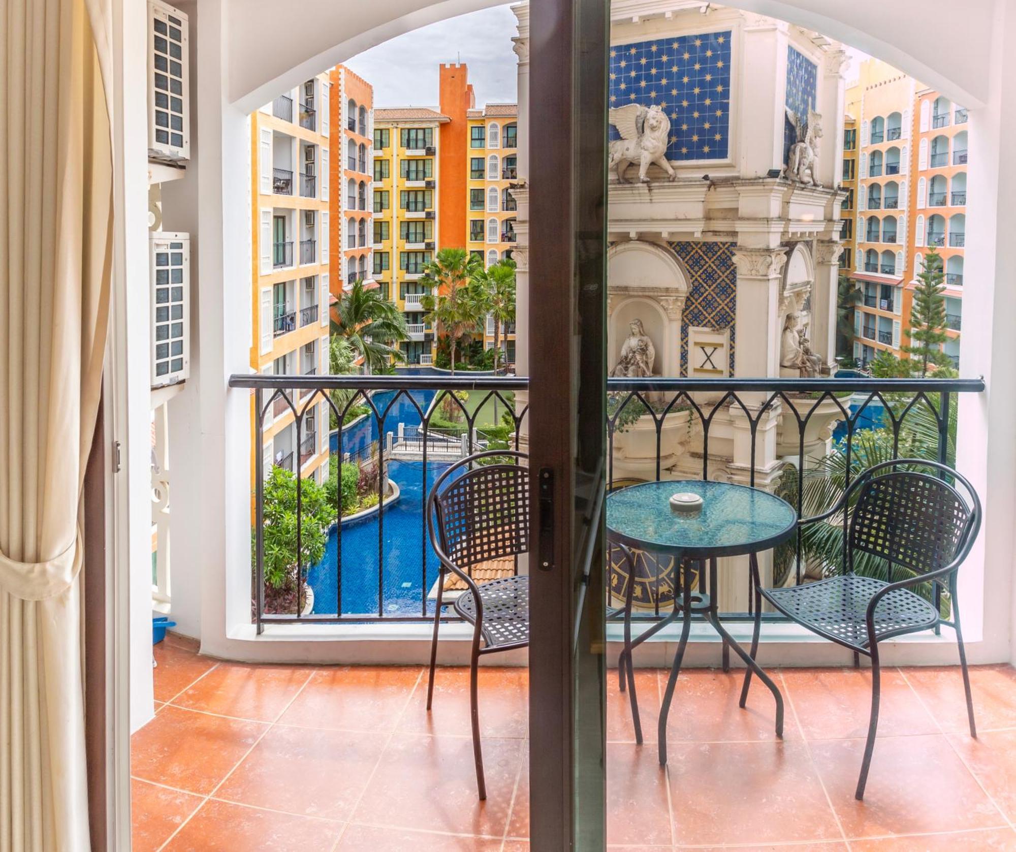 Venetian Residence Jomtien Beach Exterior photo